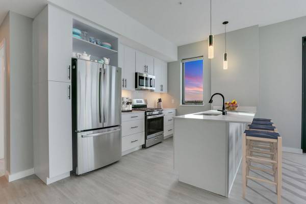 $2,475 / 1br - 716ft2 - Cuando los minutos importan, vive donde trabajas y te diviertes (Vancouver Waterfront)63831327735681124