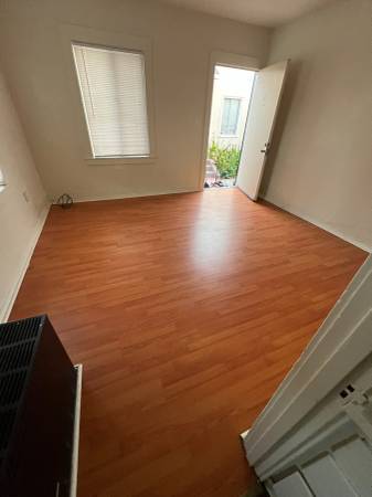 $1,295 / 320ft2 - $1295/mo - Large Studio in Oakland (oakland east)63851970669825120