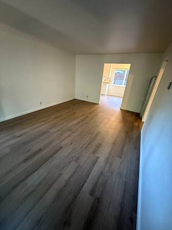 $1,550 / 2br - Remodeled 2BR | Near Downtown | Parking + Onsite Laundry (Santa Rosa)63657946689409123