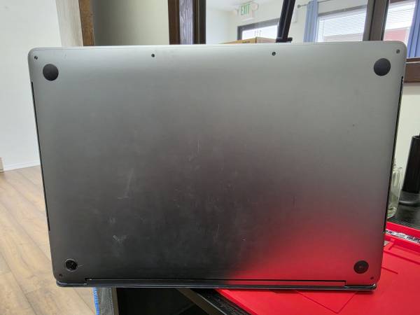2017 MacBook Pro 15 500GB w/Touchbar - computers - by owner