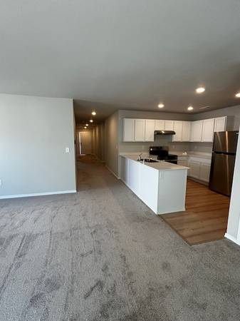 $2800.00 / 4br - 1667ft2 - Spacious 4 Bed/2 Bath Single Family Home in Belfair, WA - Available 8/63929303301122124