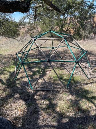 Climbing dome 1