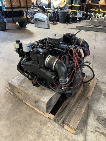 Motor marino Mercruiser 5.7L 350 MPI con inyección de combustible, modelo 2001, configuración I/O - $5,000 (Seabrook, NH)63437871929091123