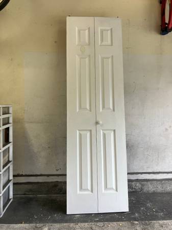 24" x 79" Bifold Door (2-12) 1