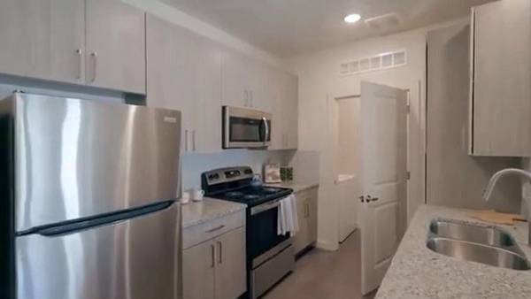 SPACIOUS 2-BEDROOM APARTMENT FOR RENT IN CENTRAL MAPLE RIDGE! 1