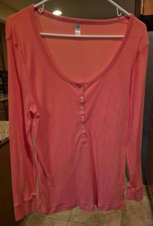 Women's Peachy/Orange Colored Top - Size XL 1