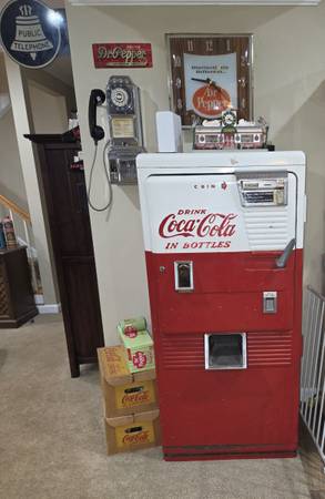 Coca Cola Machine 1