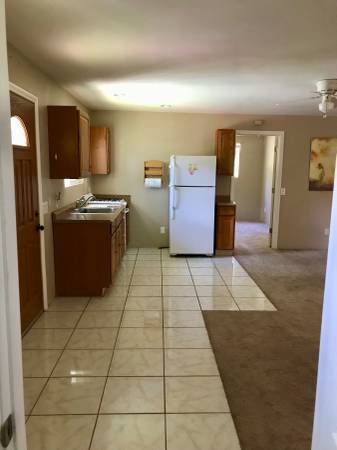 $1,540 / 1br - 750ft2 - Encantadora Cabaña en Julian – Amplio 1 Dormitorio / 1 Baño – 750 pies cuadrados (Julian, Ca.)63657108277377124