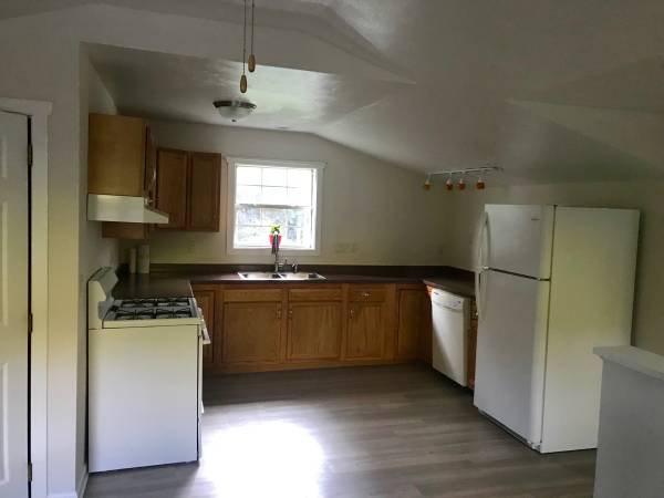 $1,100 / 1br - 725ft2 - Charming Country Cabin for Rent $1100 (Candler)64029208565251124