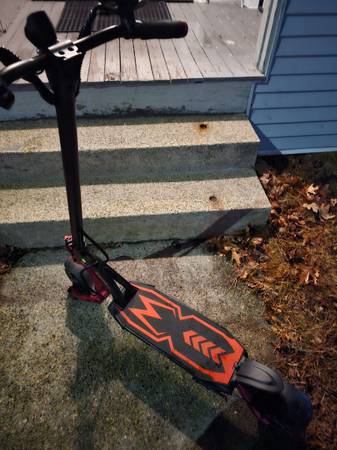 Kaabo Mantis Dual Motor 8 Electric Scooter 1