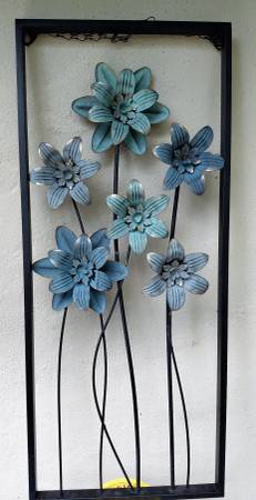 Beautiful Metal Flower Wall Art in Frame 1