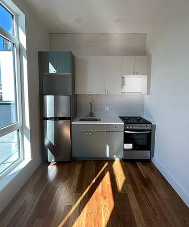 $1,750 ✨ Estudio luminoso y acogedor – Ubicación privilegiada – Alquiler asequible! (Bedford-Stuyvesant)63850121657729122