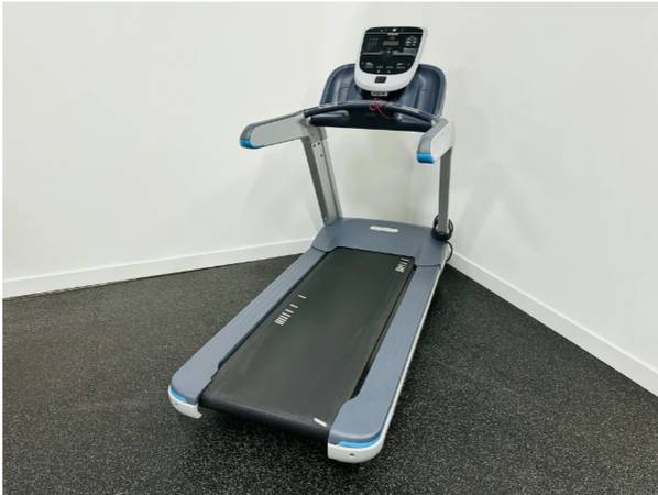 Precor TRM 885 P30 console Commercial Grade Treadmill 1