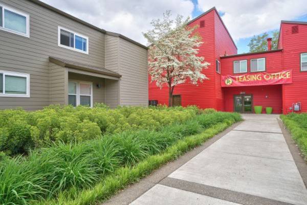 $1,499 / 3hab - 850ft2 - 🧘‍♀️ Tranquilo, bonito y perfectamente preciado = ¡Felicidad! ☕ ¡6 semanas GRATIS! (2600 T St, Vancouver, WA)63820825140609122