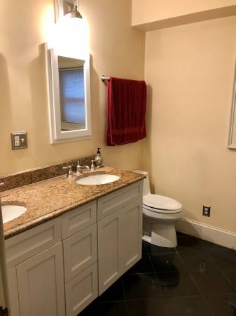 $690 clean, bright room available (Mount Vernon)63694591212289122