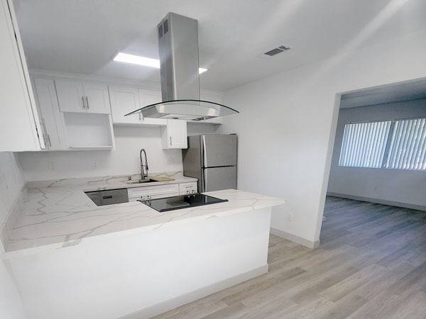 WOW 2BR apt :: Cottage-style home :: LUX kitchen :: Wood-style floor 1