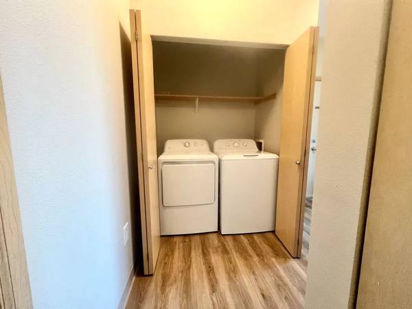 $1,850 / 2br - 966ft2 - Beyond Four Walls: A Place to Truly Call Home! (Puyallup - South Hill)63814789136387123