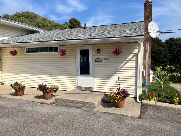 $3,250 / 4br - 1800ft2 - Partially furnished 4 bedroom apartment with utilities included (Keelers Bay in South hero Vermont)63976979177347120