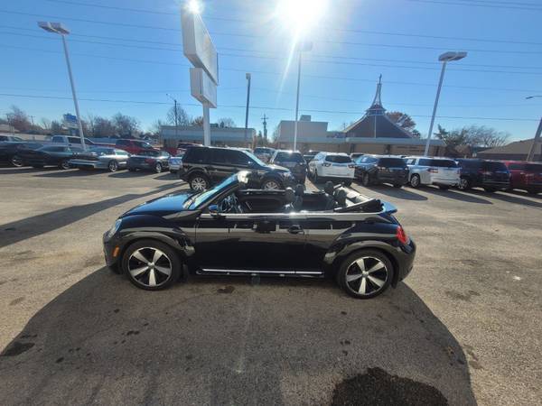 2013 Volkswagen Beetle Convertible Turbo - $9,990 (4425 E 11th St Tulsa)63470244314243123
