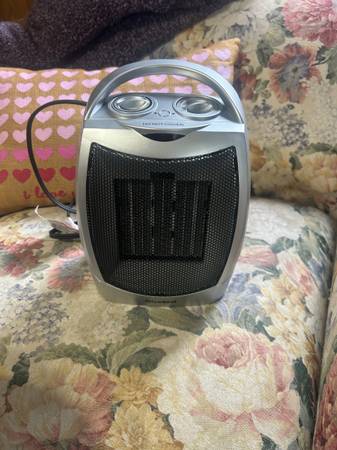 Small portable heater 1