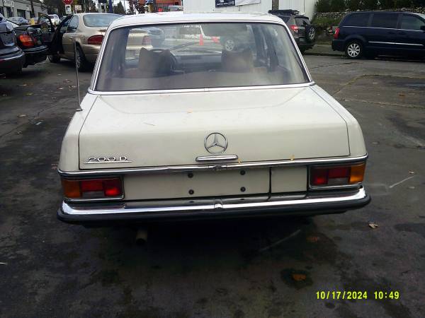 1972 MERCEDES BENZ 200D DE 4 PUERTAS - DIÉSEL - $2.495 (Seattle/Lake City)63470887355905122