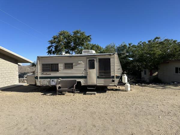 $950 / 1br - Remolque vintage Coachman amueblado de 23 pies (Morongo Valley)63686299547651120