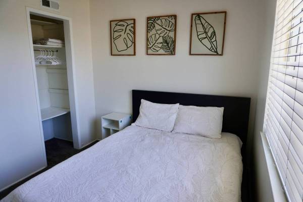 $650 Private bedroom in bright home ready now (San Diego)63663688690819122