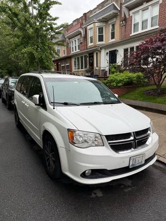 Dodge caravan - $5,000 (Brooklyn)63614845449729121