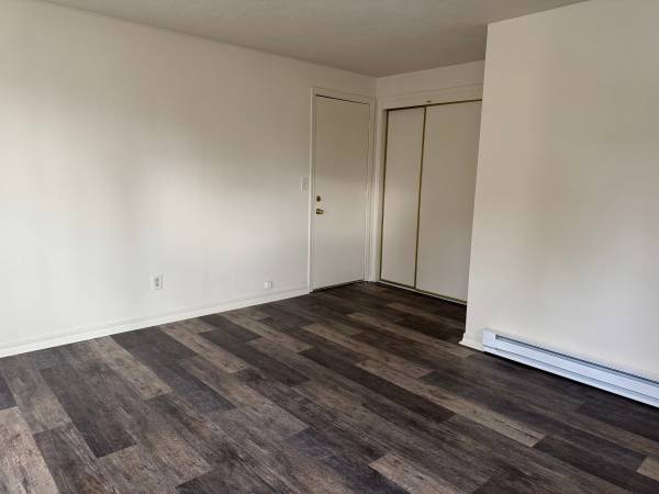 $1,250 / 1br - 600ft2 - **1-BEDROOM COTTAGE!!!** (SALEM)63660478724865123