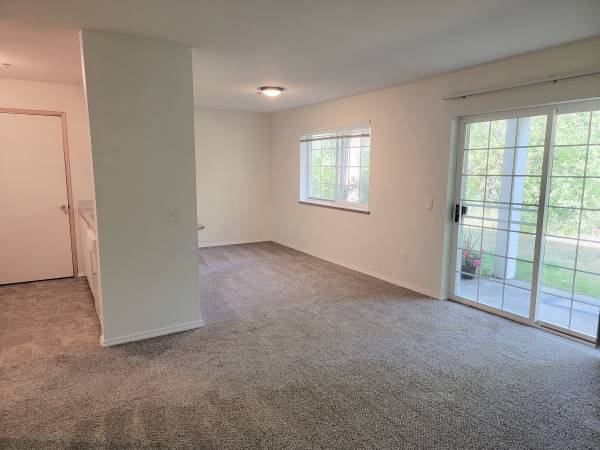 $1,875 / 2br - 980ft2 - Cats Allowed, Indoor Heated Pool, Gym On-Site, Reserved Parking! (Bellingham)63509650234755124