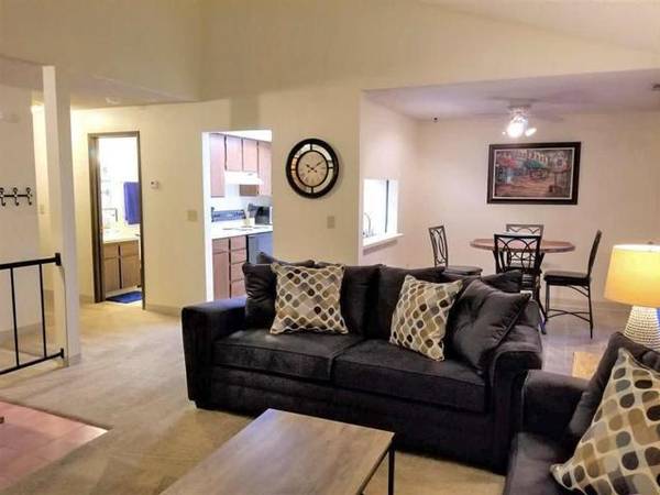$1,250 / 1br - 760ft2 - Seasonal Outdoor Swimming Pool & Spa, Community Courtyards (North Richland)63662875008257120