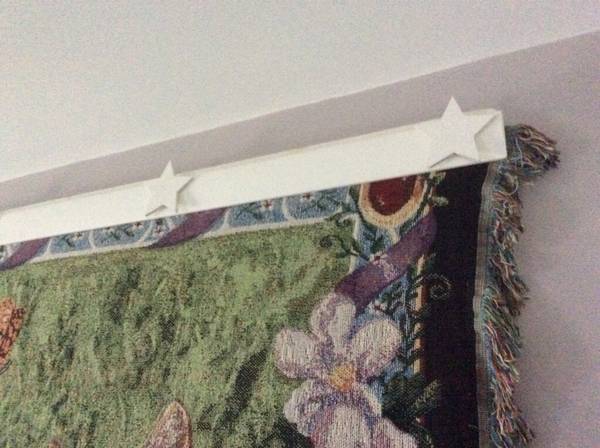 Quilt/throw compression rack/hanger 1