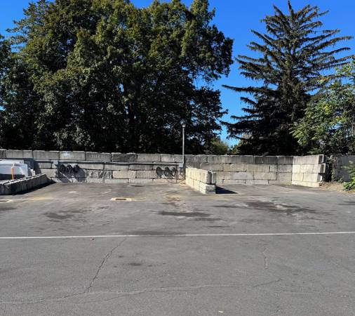 Commercial Parking Available

$0

                        Norwalk