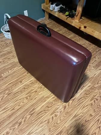 Massage table 1