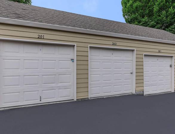 $1,650 / 2br - Covered Assigned Parking, WD Set - 2 Bed 1 Bath w Garages - Pets OK (Tigard)63914853633410121