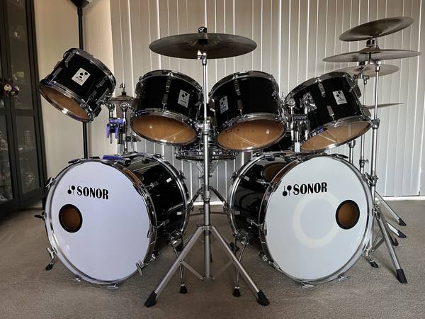 Sonor Phonic 80's double bass 8pc kit gloss black 1