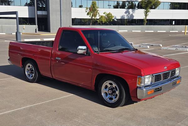1997 Nissan Hardbody pickup truck - Photo 3