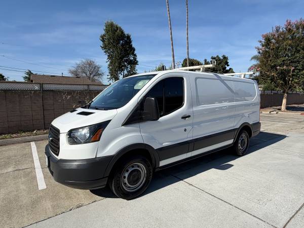 2019 Ford Transit 150 - Photo 8