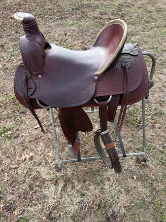 16” Dakota A Fork Ranch saddle 1