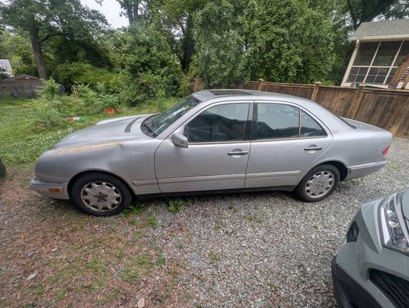 Mercedes Benz 1999 E Class 300TD - $1,500 (Durham)63470072257025121