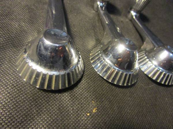 Manivelas de ventana MOPAR años 50 para Dodge, Chrysler, Plymouth con clips de sujeción - $35 (Roseville)63440114138499121
