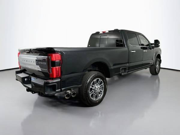 2023 Ford F-350SD - Photo 8