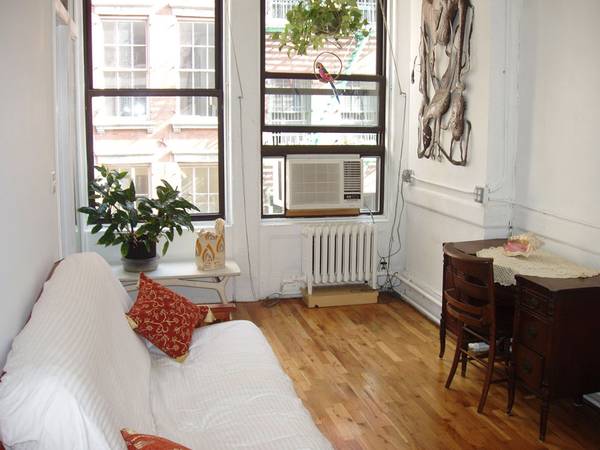 $3,290 / 500ft2 - SOHO GEM NEW RENOV. STUDIO APT FURN. 6 MOS MIN 11/7 to 5/14/26 NO FEE (SoHo)64212278460674120