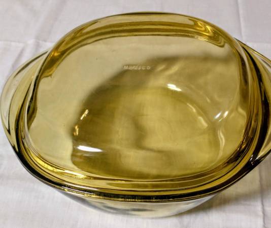 Amber Glass Baking Dish with cover 9.5" X 8" X 3" Deep 1