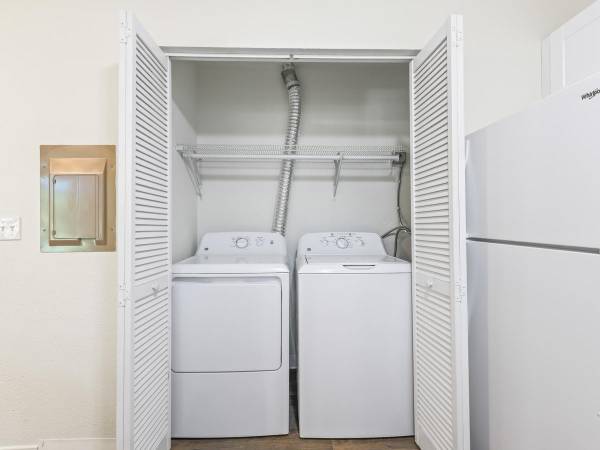 $1,475 / 2br - 858ft2 - Ready For You! Playgrounds  Garage Parking64038880586626122