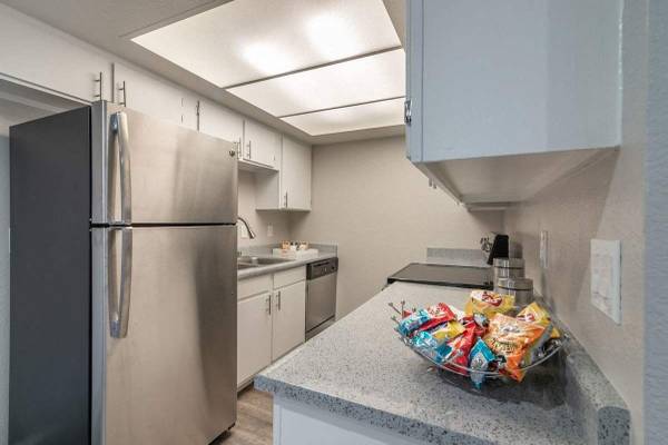 2B/2B, Cable Ready, Refrigerator 1