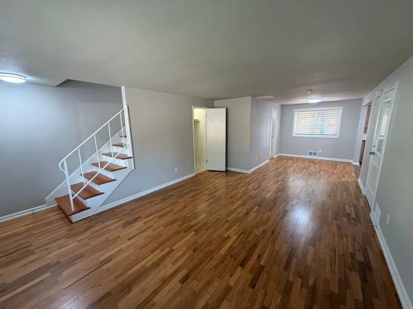 $2,450 / 2br - 1200ft2 - The pinnacle of comfort: Exceptional 2 BR spaces available. (Albany)63851667209603124