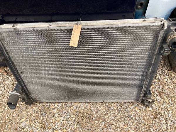 Dodge Magnum Radiator And Alternator 1