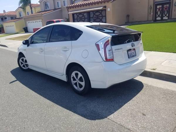 2012 Toyota Prius - $5,200 (Gardena)63624654201347122