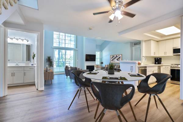 $3,909 / 2br - 1230ft2 - in Woodland Hills CA, Five Tennis Courts, 2bd 2.5ba (22219 Summit Vue Lane, Woodland Hills, CA)63701148399747123